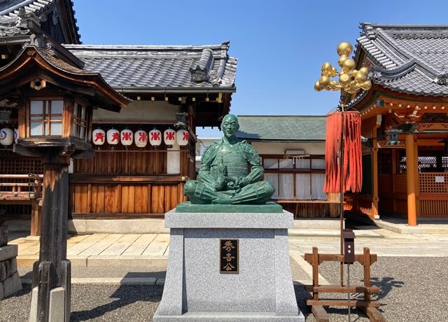 豊国神社の秀吉像